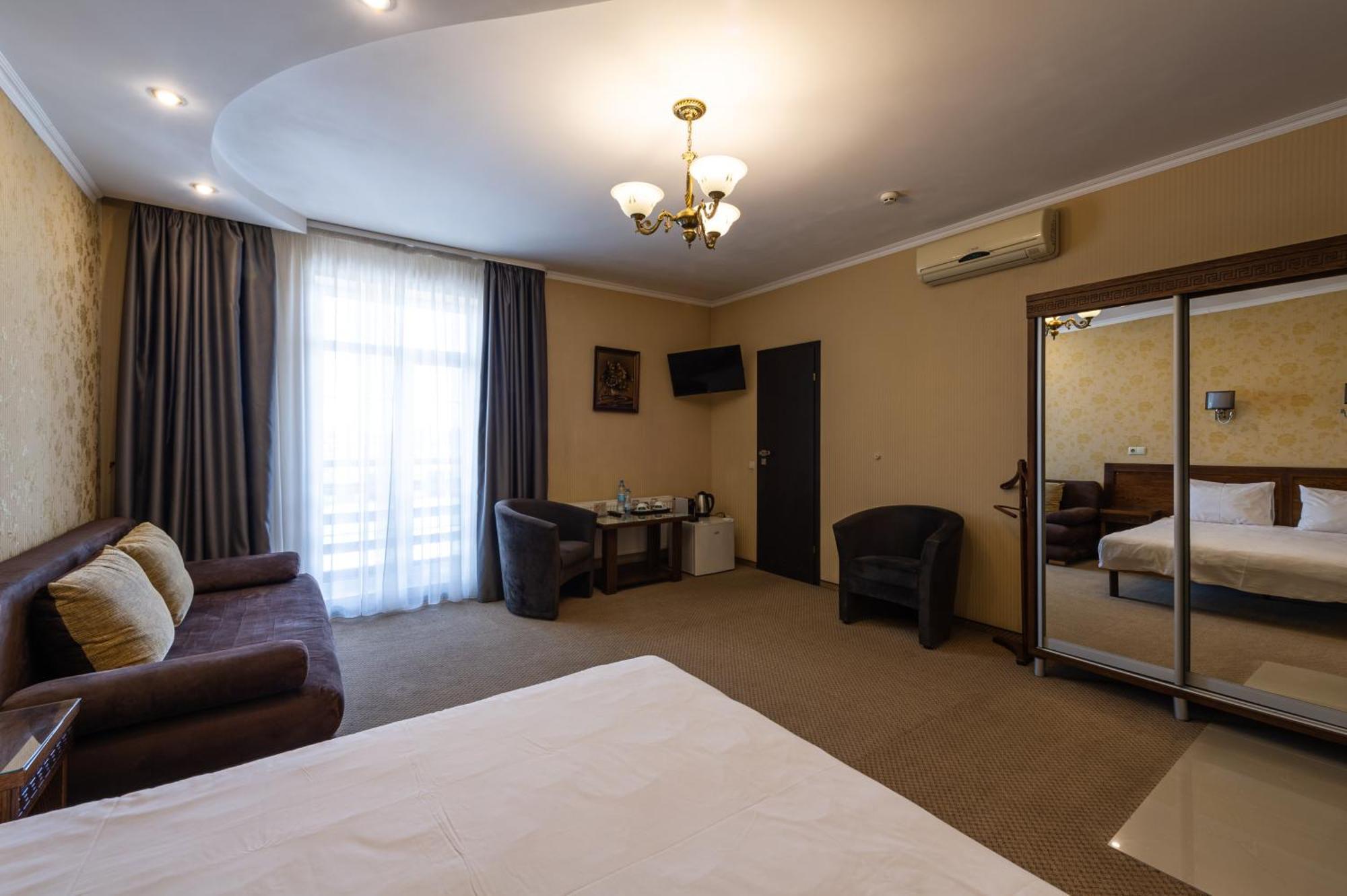 Hotel Kamelot Tarnopol Zewnętrze zdjęcie