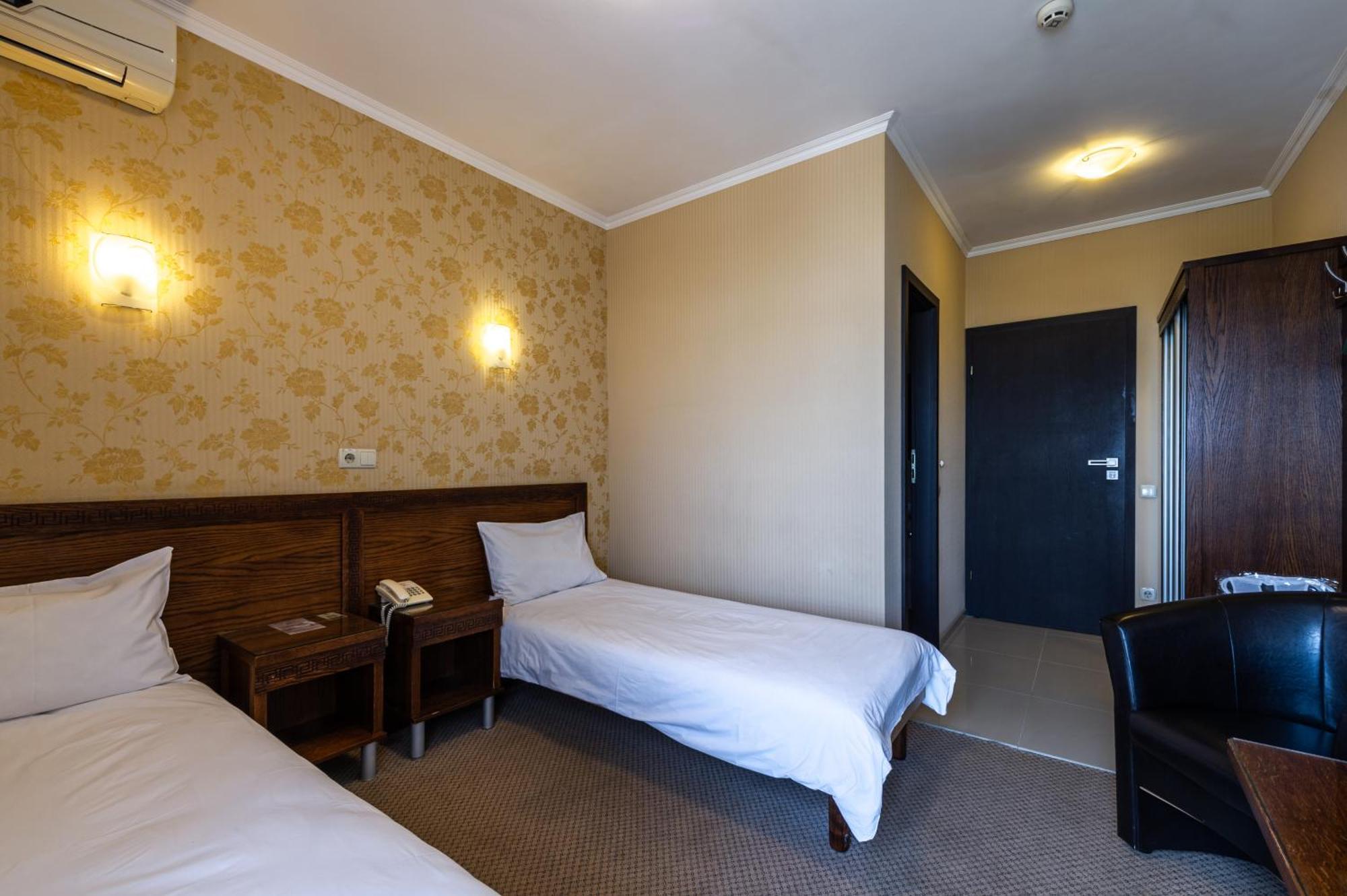 Hotel Kamelot Tarnopol Zewnętrze zdjęcie
