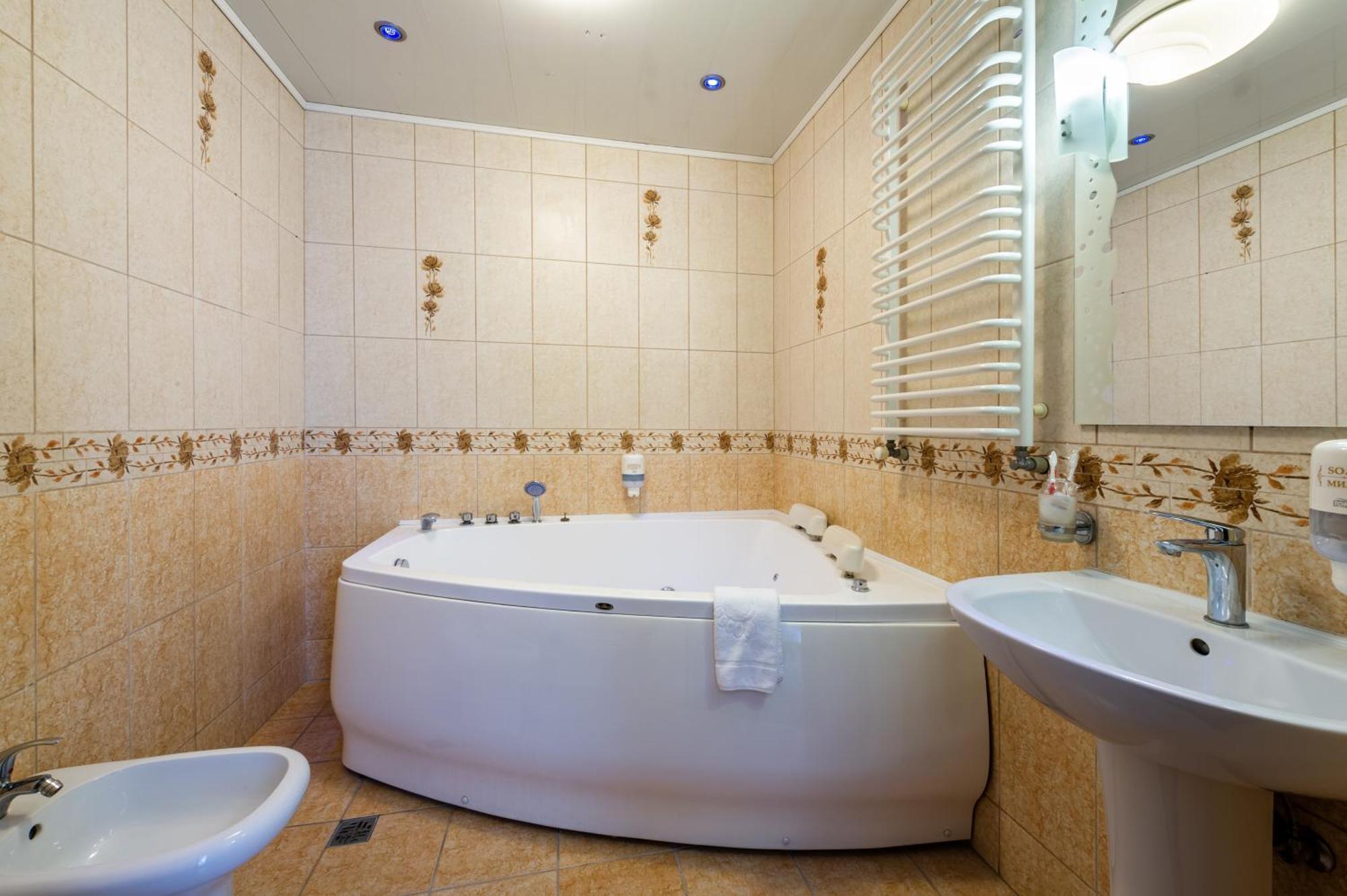 Hotel Kamelot Tarnopol Zewnętrze zdjęcie