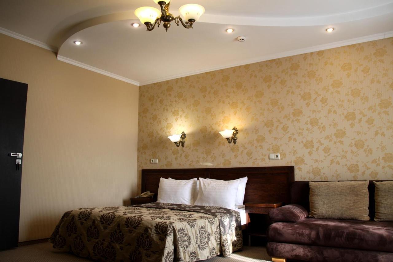 Hotel Kamelot Tarnopol Zewnętrze zdjęcie